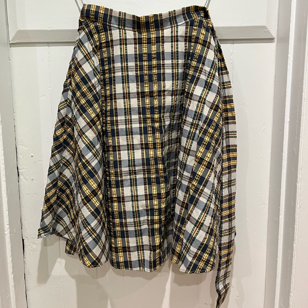 Uniqlo long and large skirt